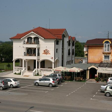 Hotel Villa Viktorija Баня Лука Екстериор снимка