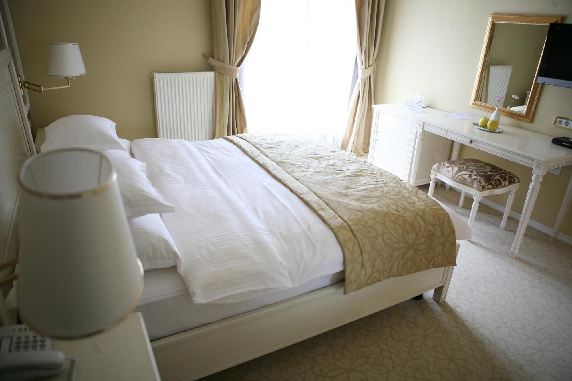 Hotel Villa Viktorija Баня Лука Екстериор снимка