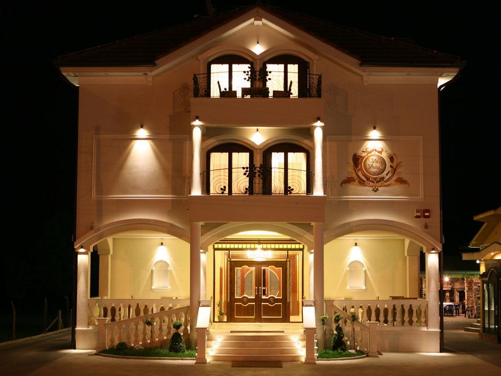 Hotel Villa Viktorija Баня Лука Екстериор снимка